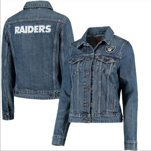 📌 Levis x Las Vegas Raiders NFL Trucker Denim Jacket
